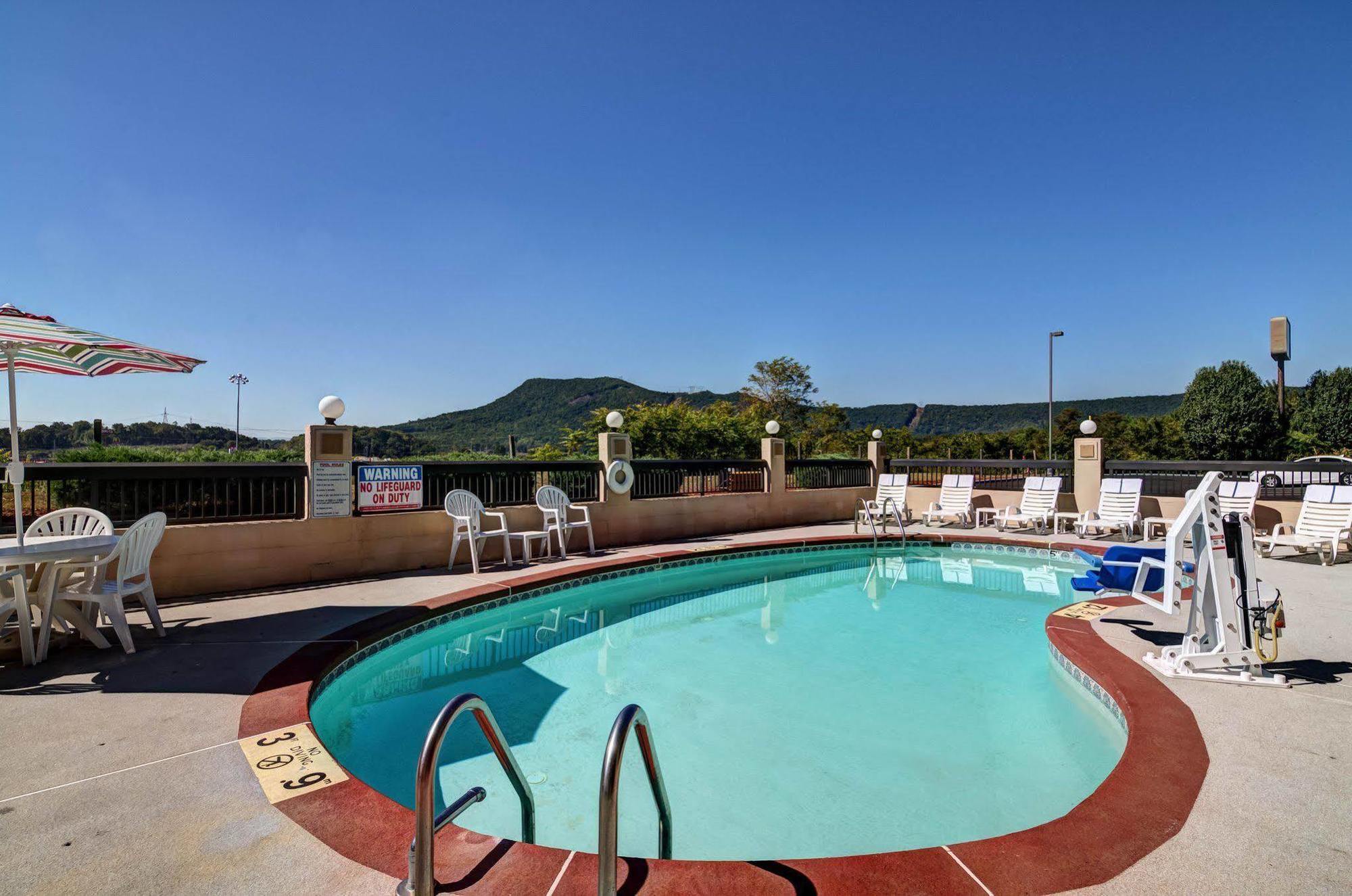 Quality Inn Troutville - Roanoke North Exterior foto